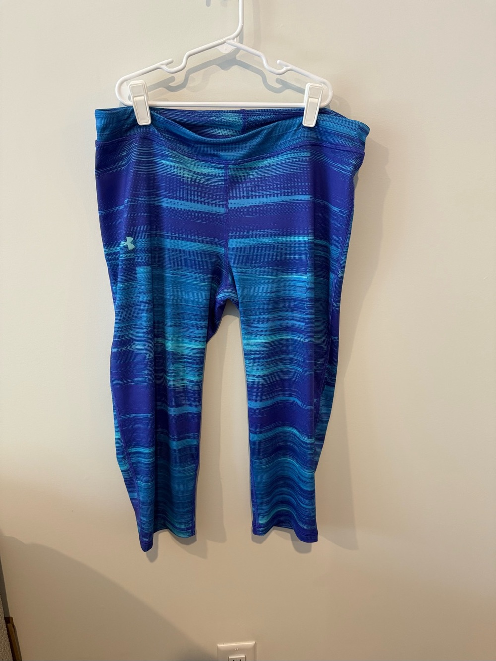 Under Armour Women's Blue & Teal Striped Performance Leggings